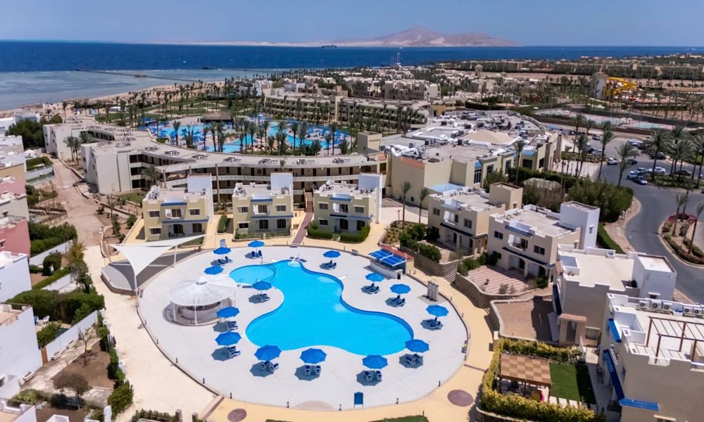 Amwaj Oyoun Resort & Casino 4*
