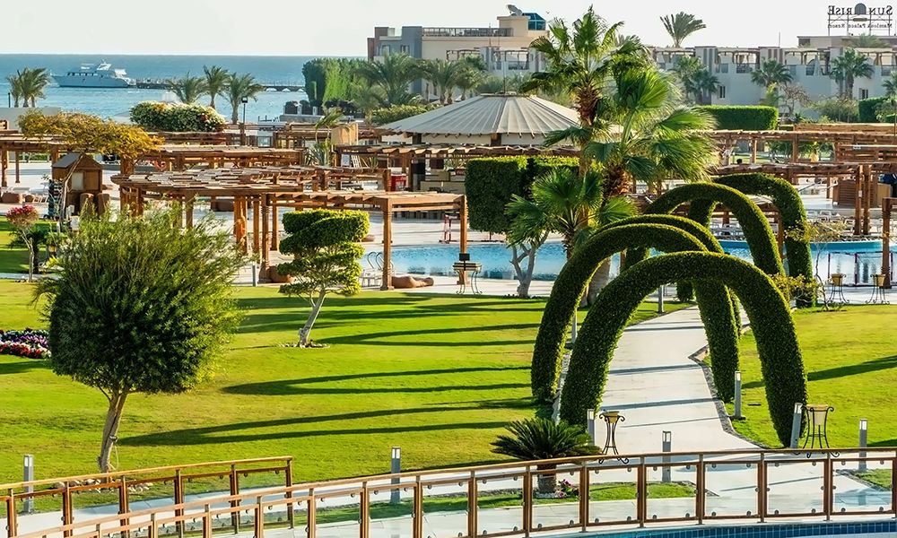 Posh Club Sunrise Crystal Bay Resort