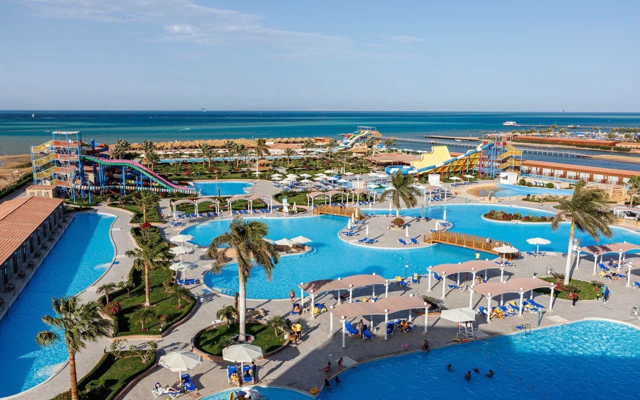 /api/cms/uploads/SUNRISE_ALORA_AQUA_PARK_6_cc8541cc28.jpg