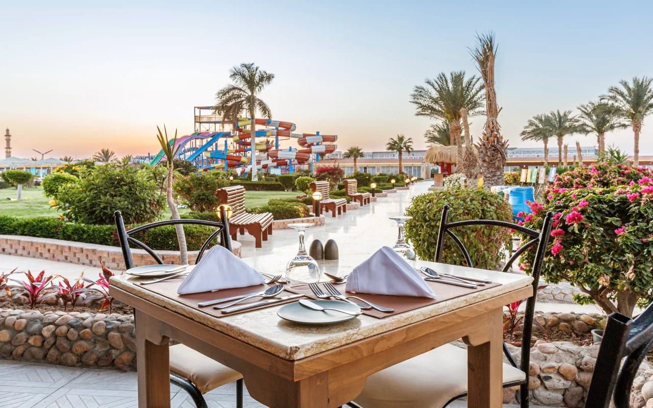/api/cms/uploads/SUNRISE_SOLARA_AQUA_PARK_5_e9cb25efdf.jpg