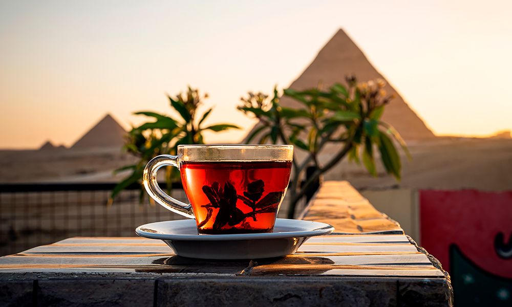 https://joinup.md/api/cms/uploads/egypt_pyramids_and_tea_259fa1b000.jpg