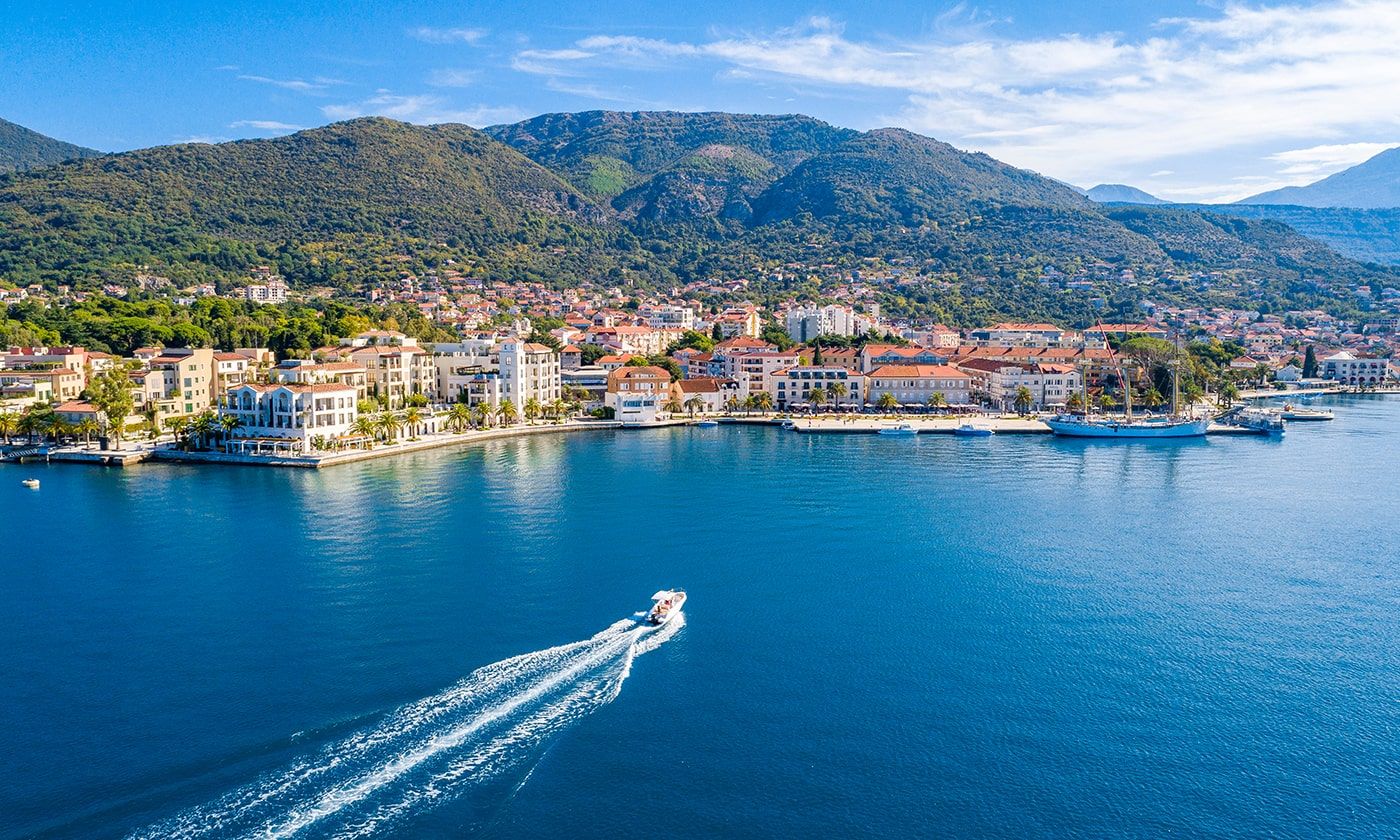 /api/cms/uploads/porto_montenegro_04_min_dc1546fc2e.jpg