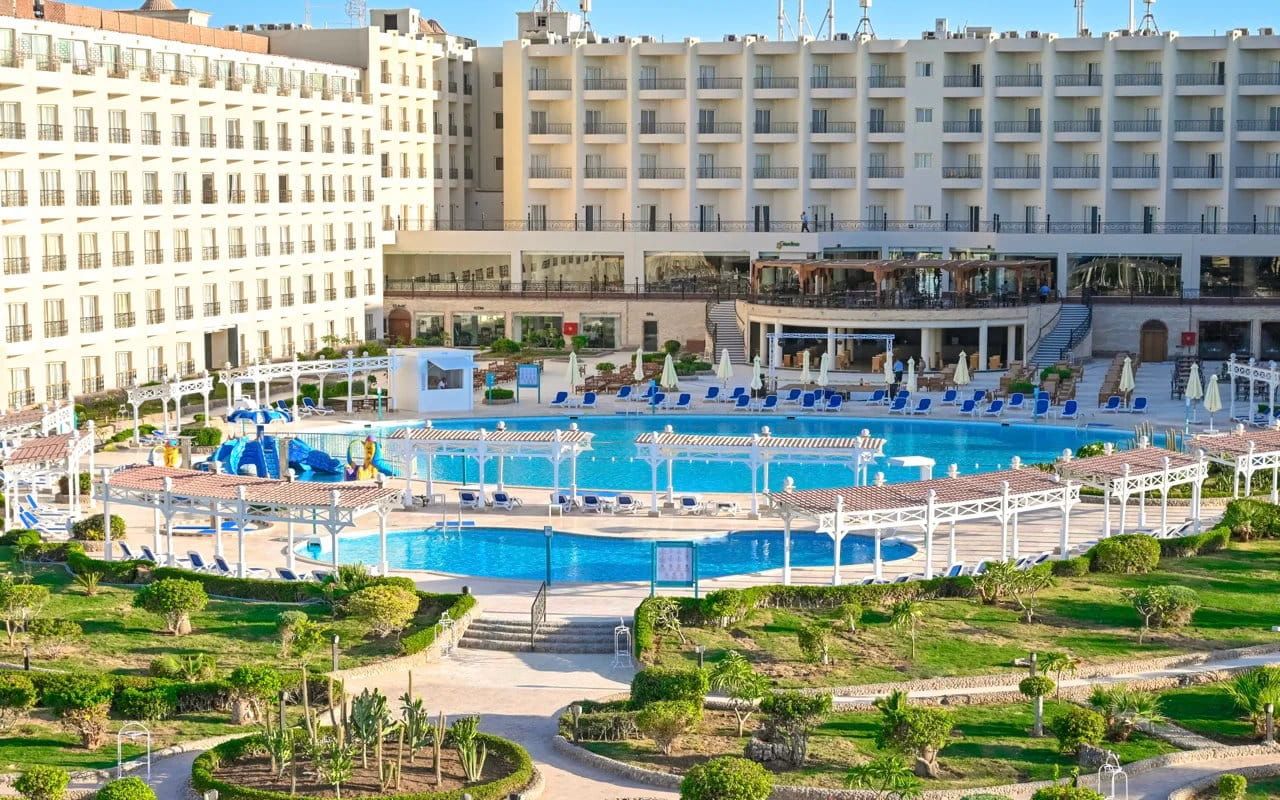 Sunrise Azalea Aqua Park Resort 4*