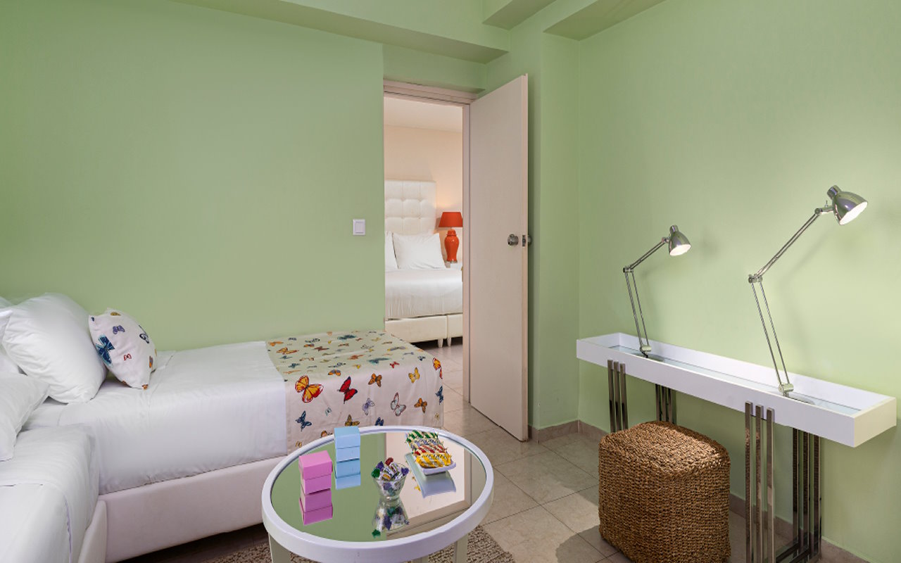 05-deluxe-family-bungalow-ground-floor-kids-bedroom-creta-palace-38072