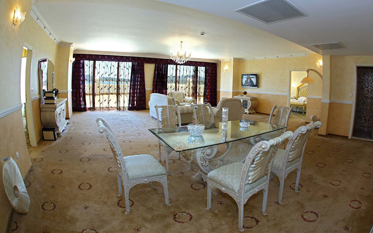 APT Presidential Sea View