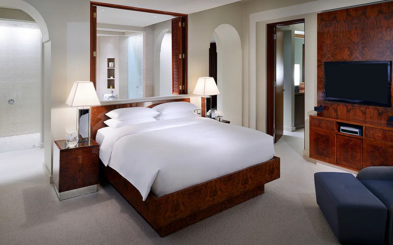AnyConv.com__Park-Hyatt-Dubai-P472-Presidential-Suite-Bedroom.16x9