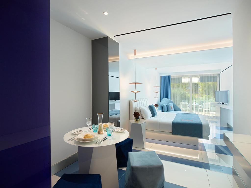 Copper Junior Suite Land View (2)