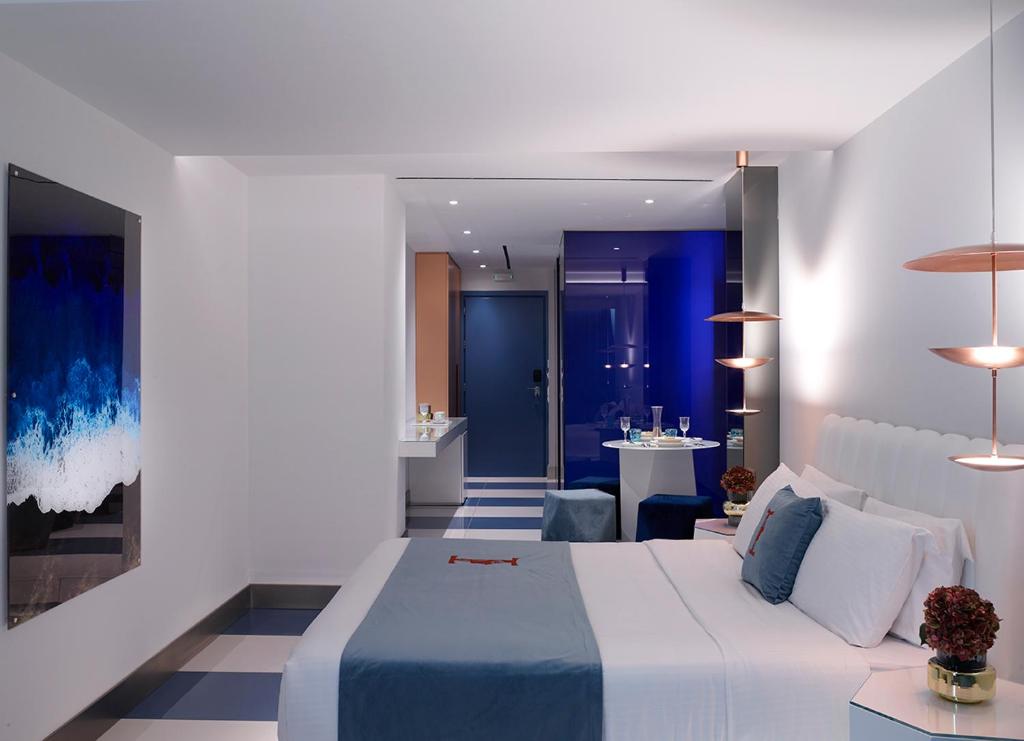 Copper Junior Suite Land View (3)