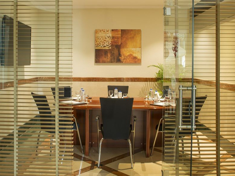 Тур на отдых в отеле Coral Deira Dubai 4* в Dubai Deira, EAU, цены на