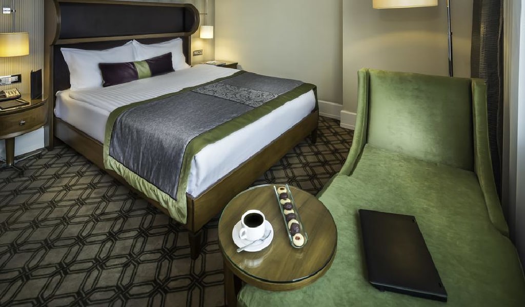 Deluxe Double or Twin Room with Sea View 4-min