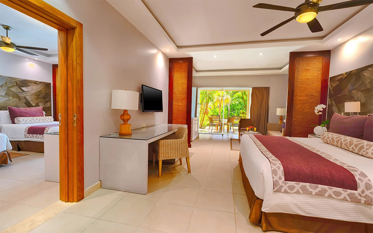 Deluxe Family Room Tropical View (2)