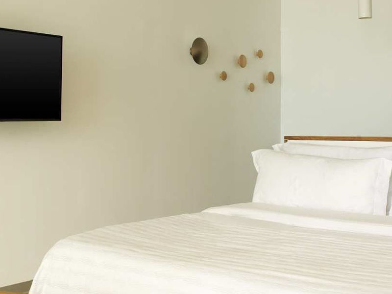 Deluxe-Room-at-Le-M--ridien-Ra