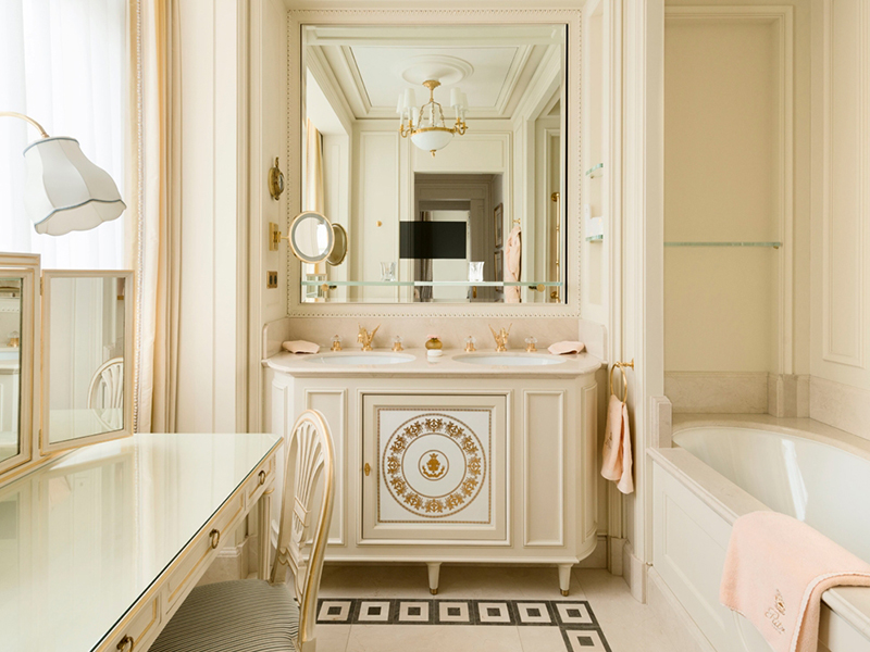 Deluxe Suite3