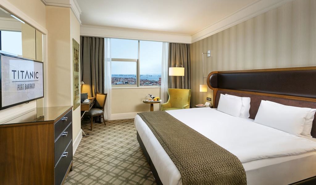 Executive Room with Sea View - Lounge Access1-min