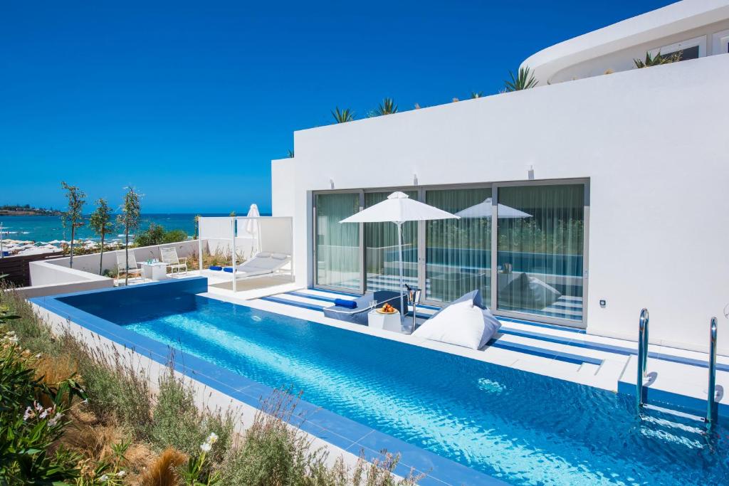 Gold Star Suite with Private Pool (2)