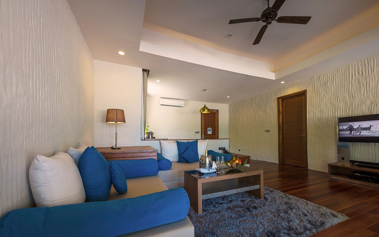 Hideaway Maldives villas 4 Beach Residence plunge pool living area (2)