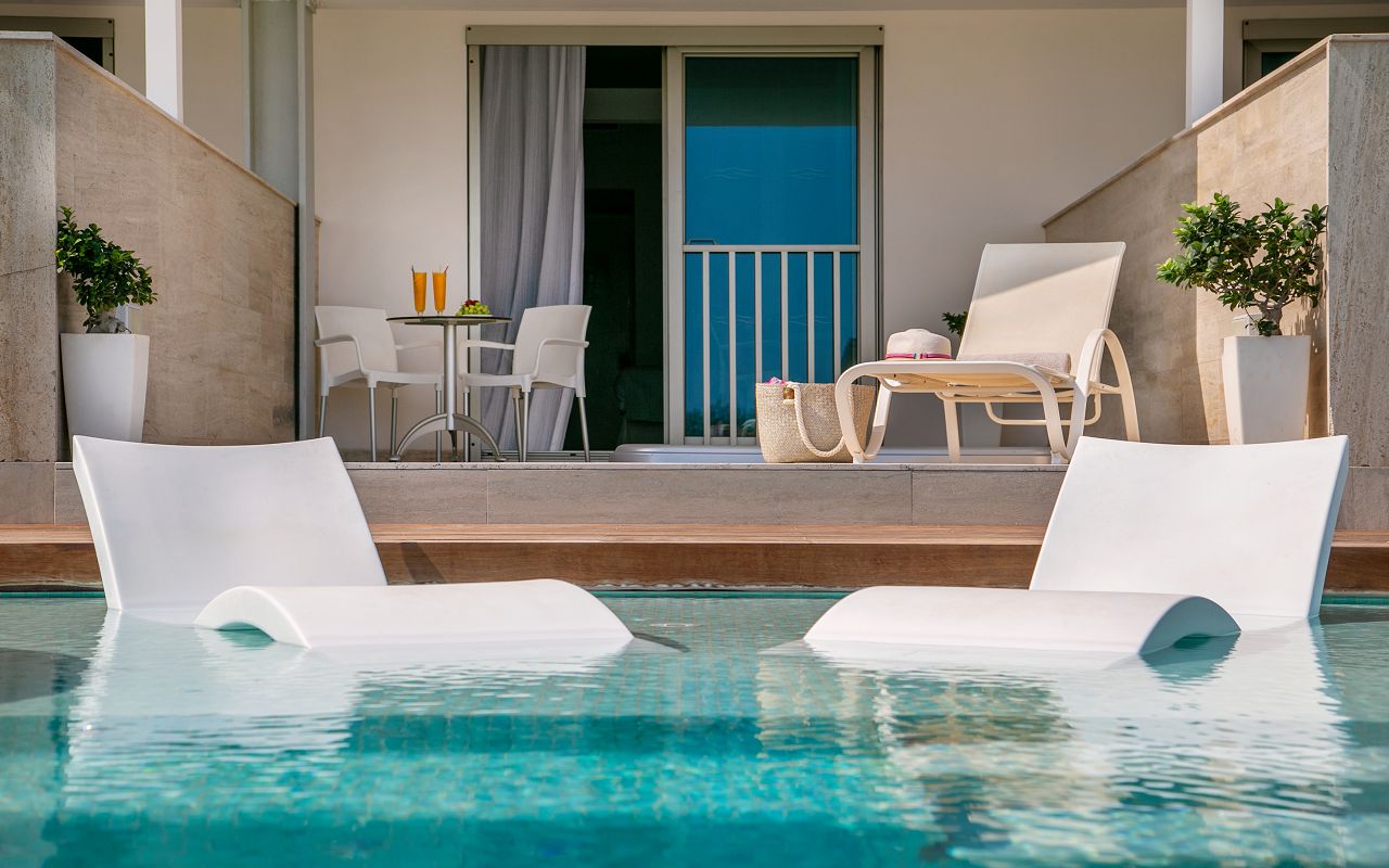 Junior Suite Swim up Rooms 11