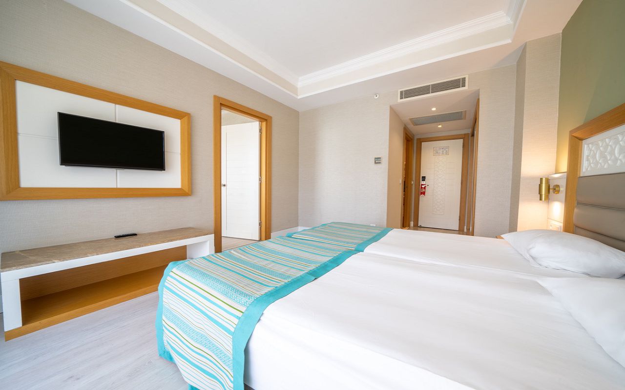 Karmir-Resort-Spa-Hotel-Aile-Odasi-3