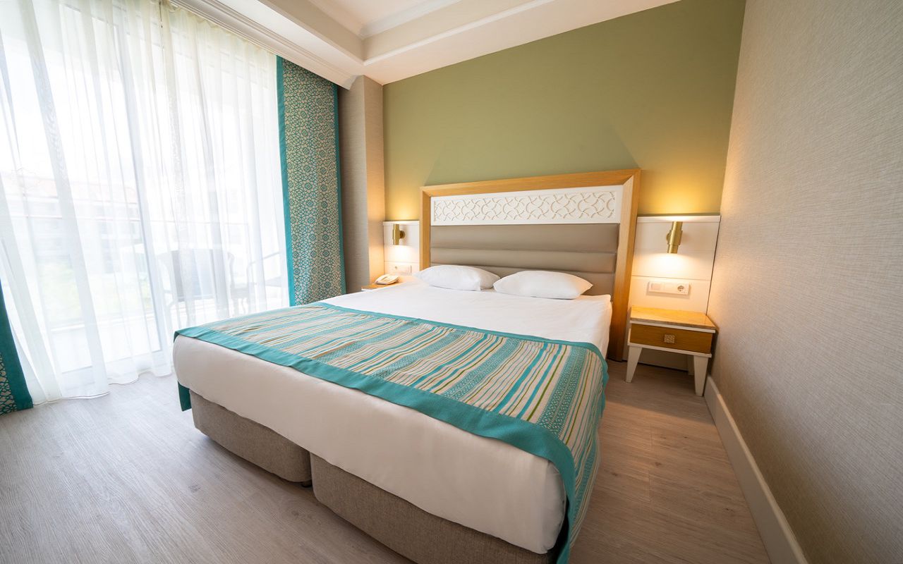 Karmir-Resort-Spa-Hotel-Aile-Odasi-4
