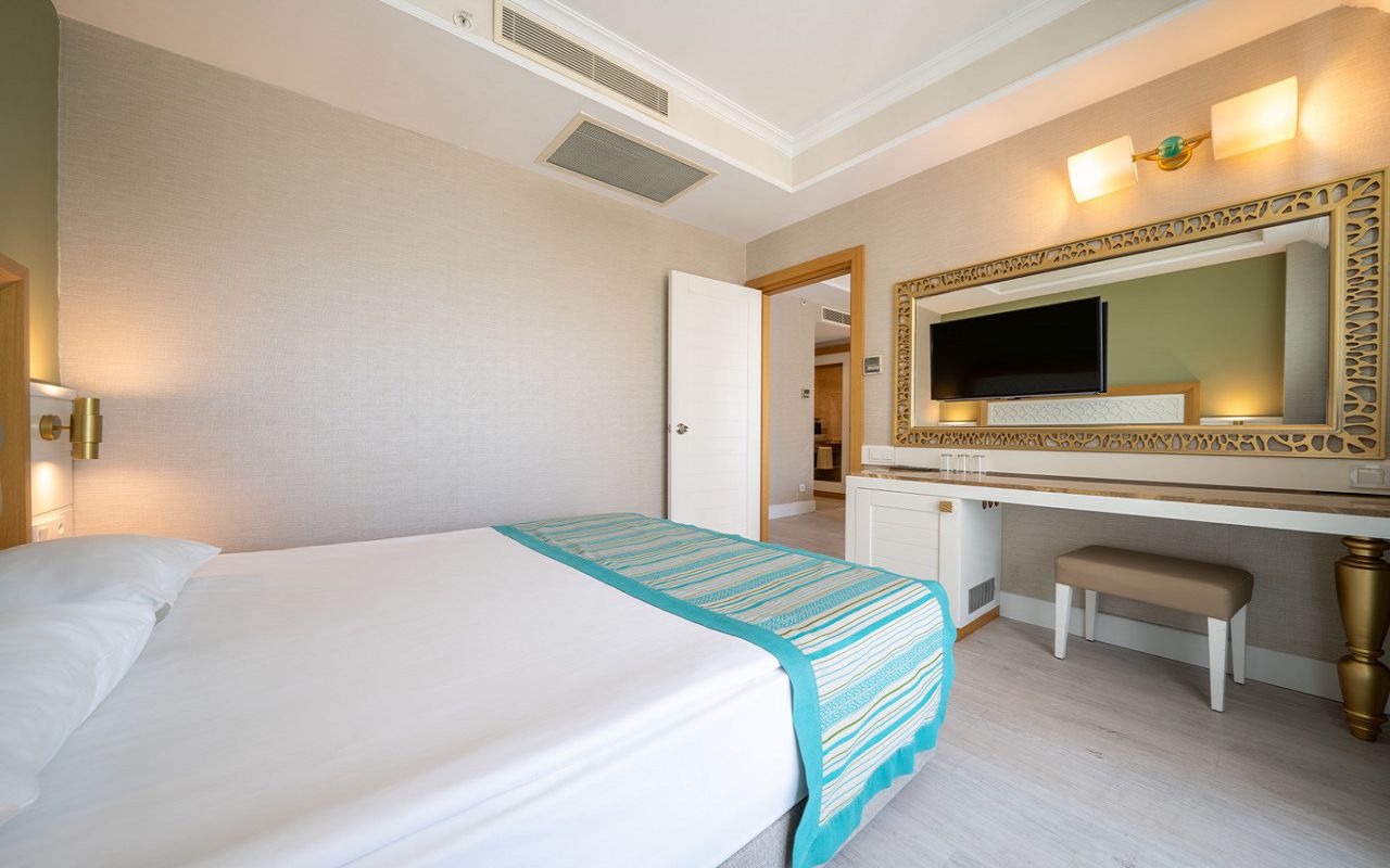 Karmir-Resort-Spa-Hotel-Aile-Odasi-6