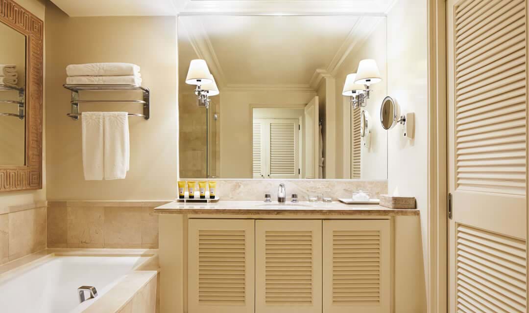 One Bedroom Suite - Inland View 5