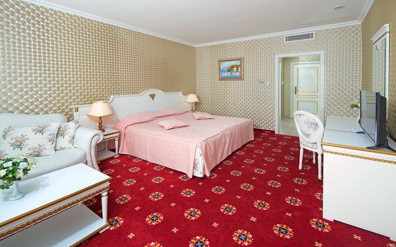 Planeta-Double-Deluxe-Room-2