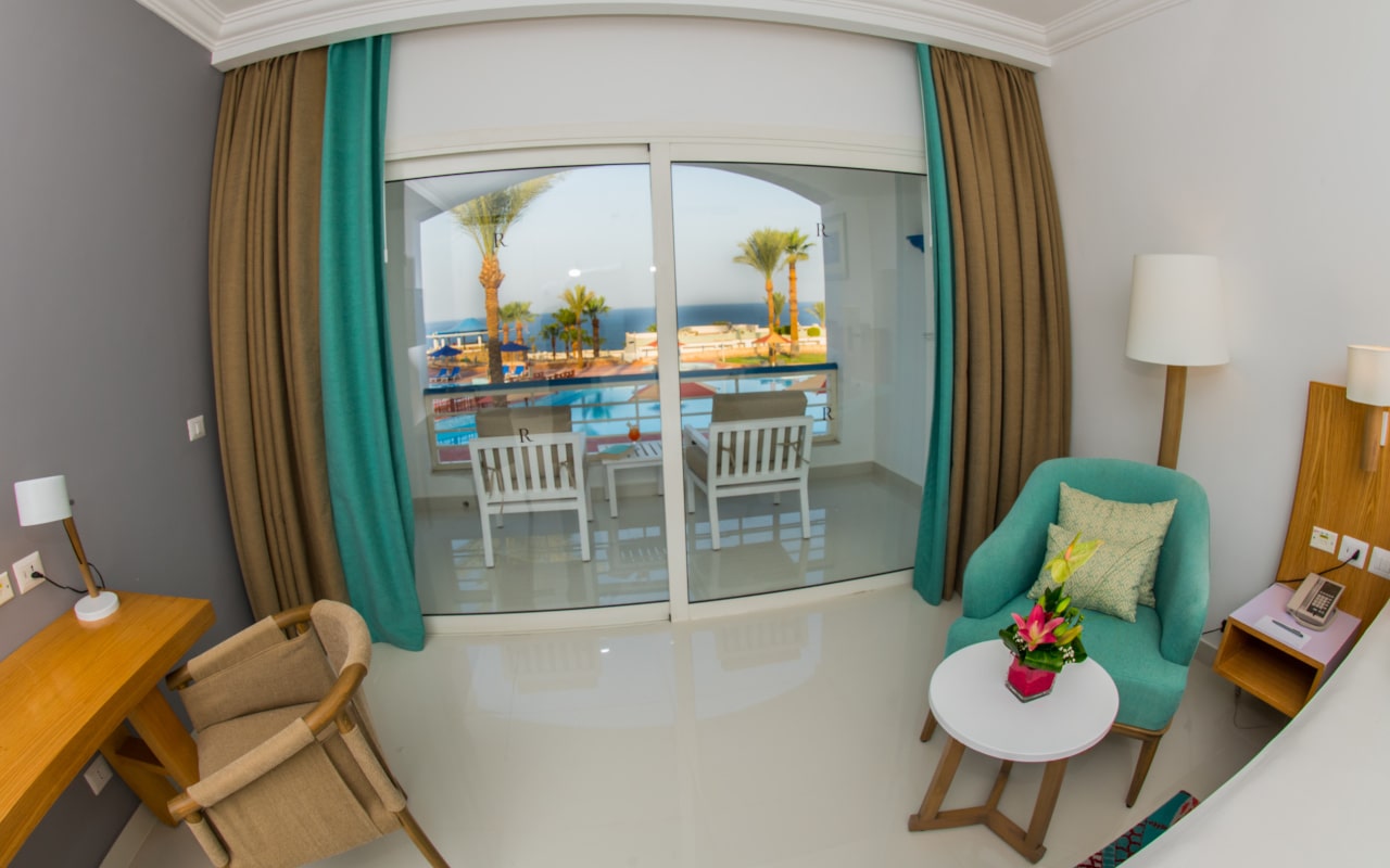 Premium Sea View Room_04-min