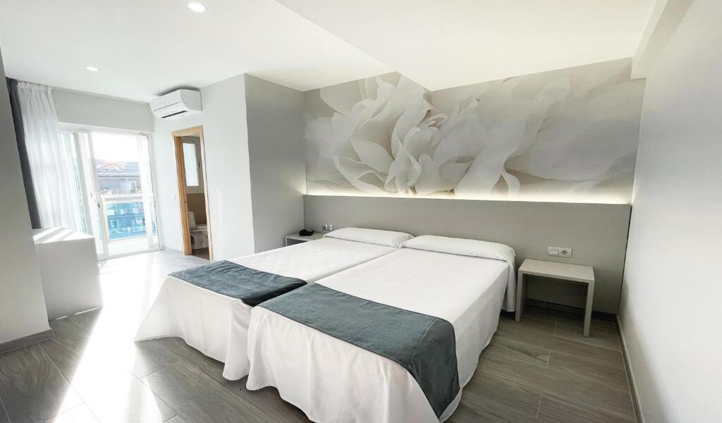 ROOM with Balcony, Superior (1)