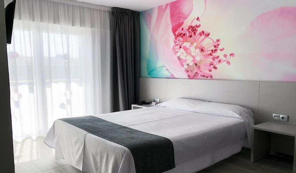 ROOM with Balcony, Superior (5)