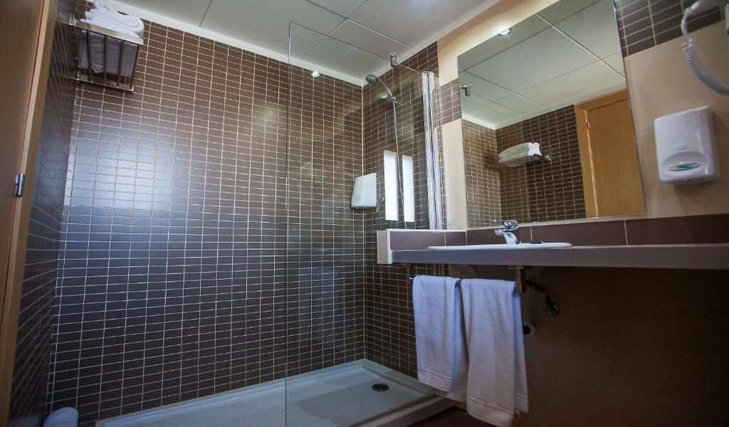 Room With Balcony (4)