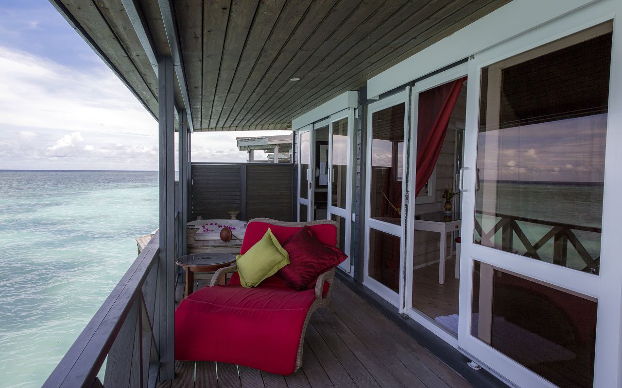 Sangu Water Villa Honeymoon Suite (3)