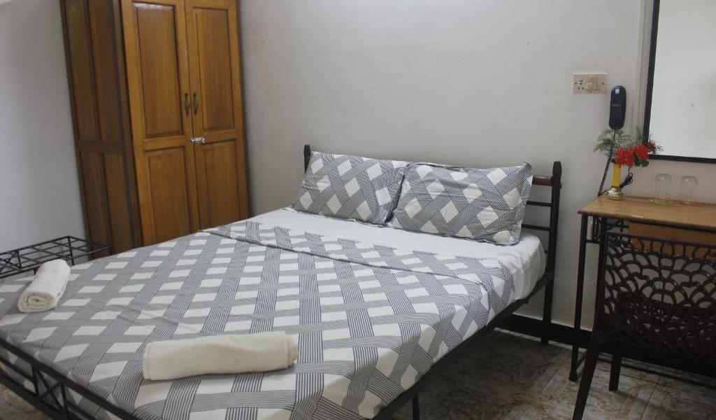 Standard-Double-Room-with-ac2-min