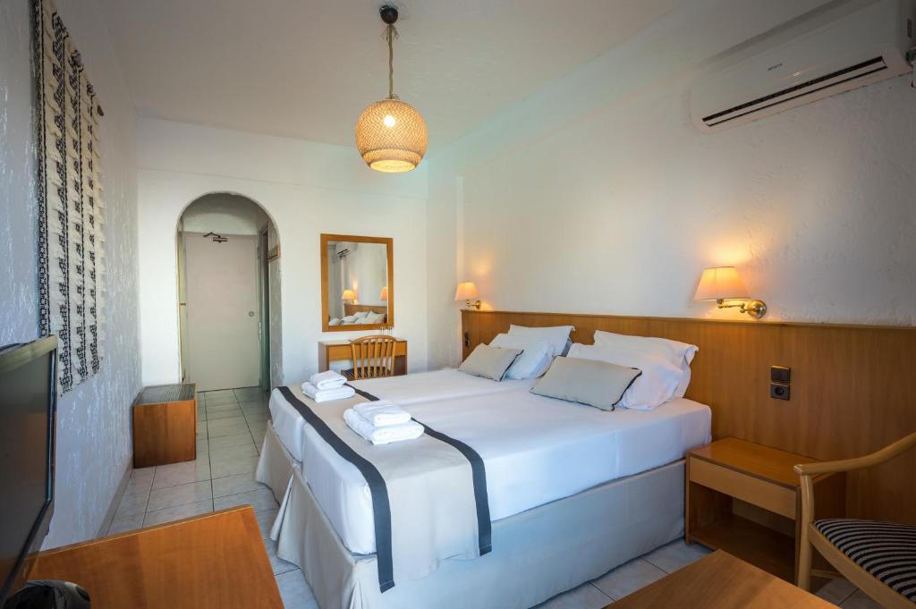 Standard Room (1)