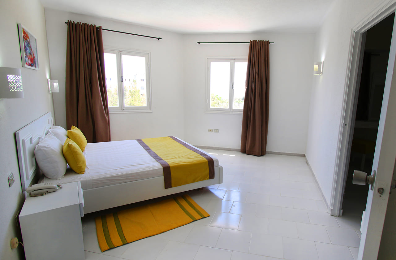 Standard Room (2)