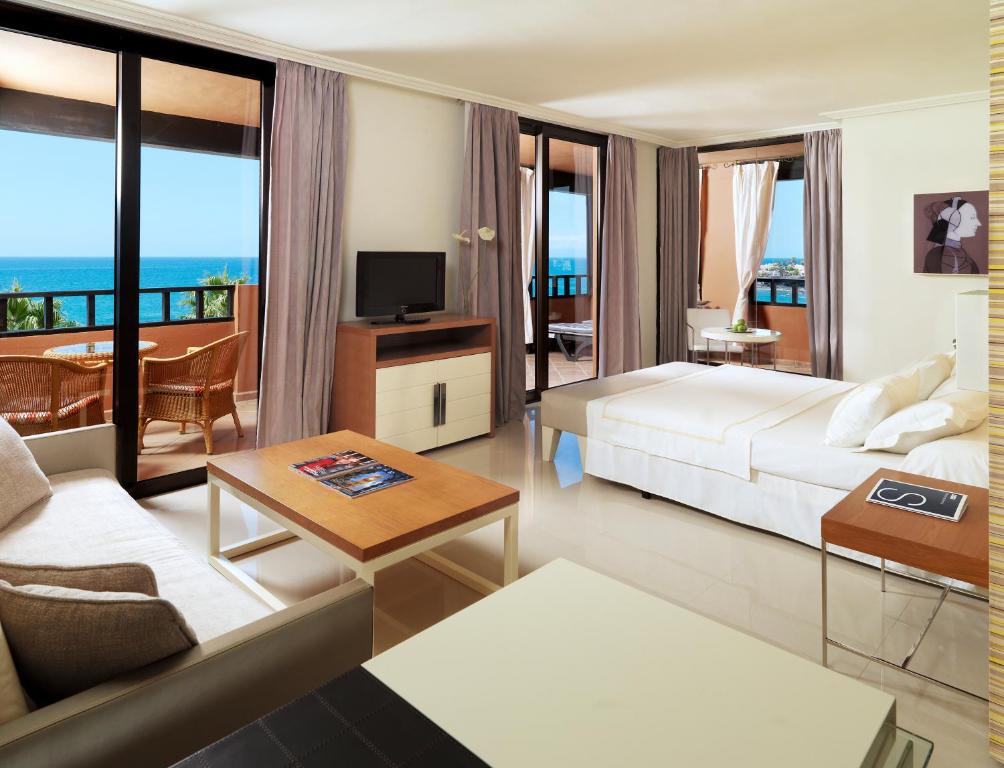 Suite Balcony or Terrace Junior 3