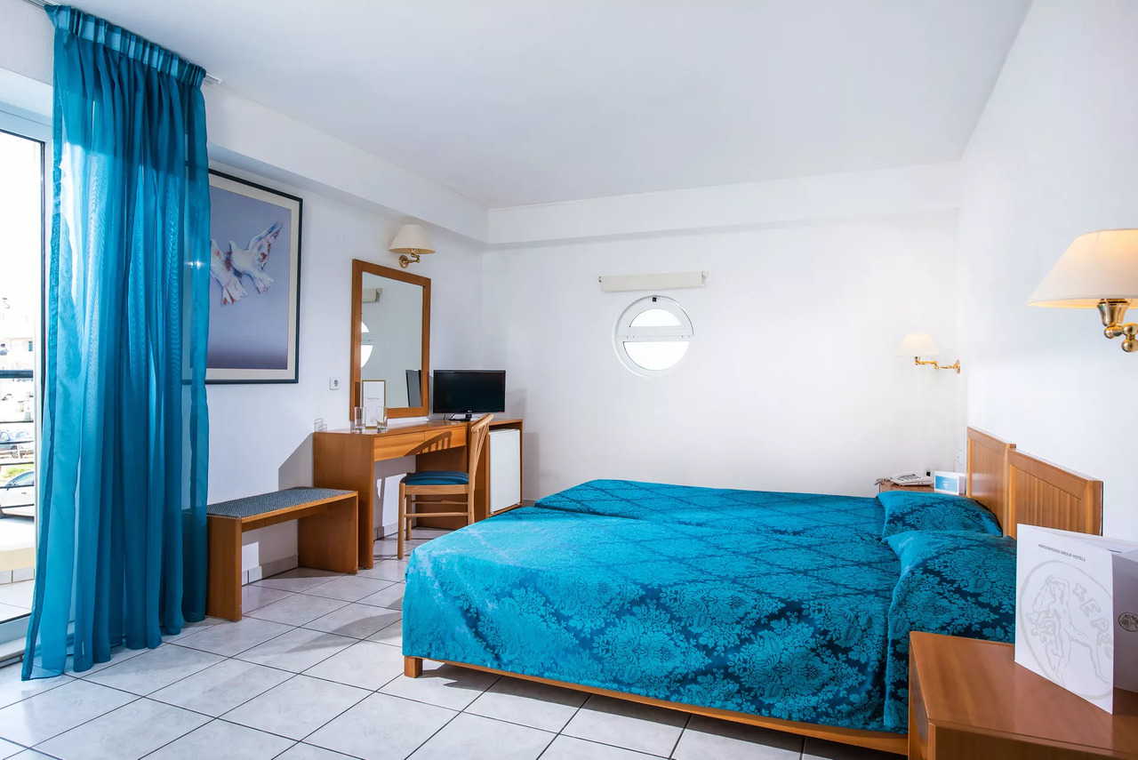 Superior Room (2)