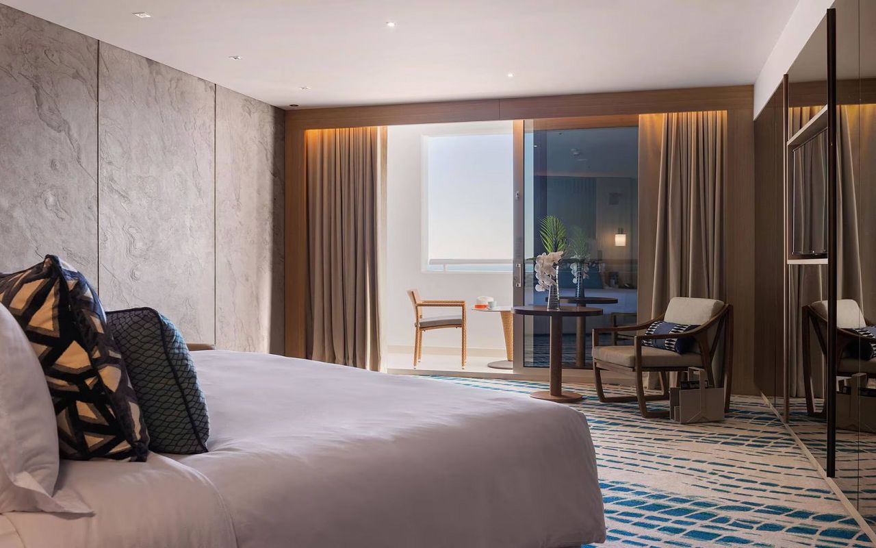 high_resolution_300dpi-jumeirah-beach-hotel-ocean-deluxe-bedroom_6-4_landscape