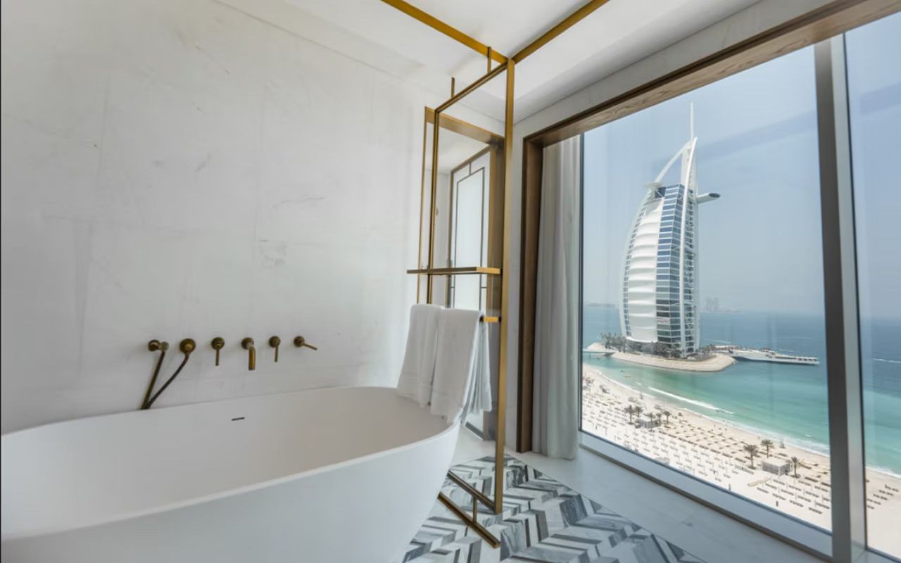 jumeirah-beach-hotel-marsa-suite-bathroom1_landscape