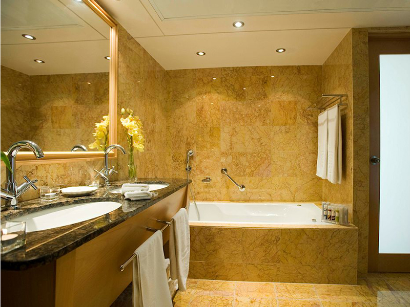 suite_bathroom