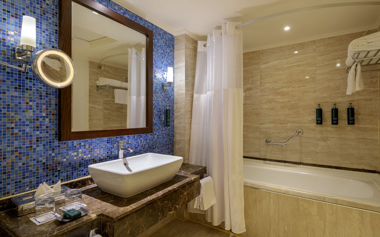 RMFHI_ Standard Bathroom with Bathtub