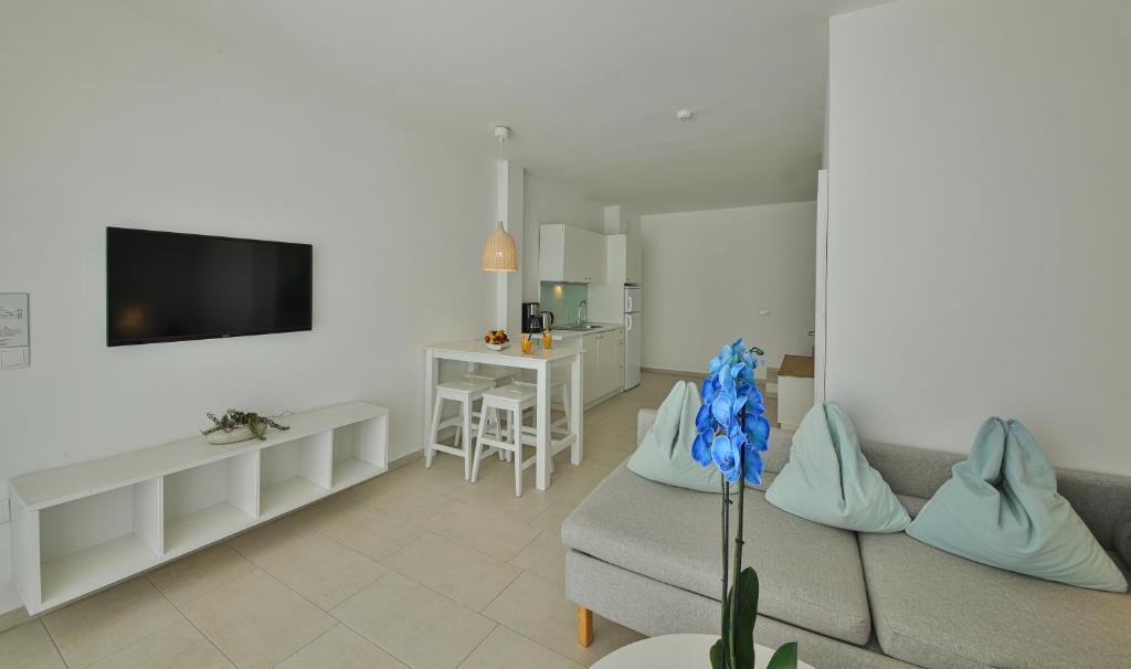 Apartment 1 Bedroom 5