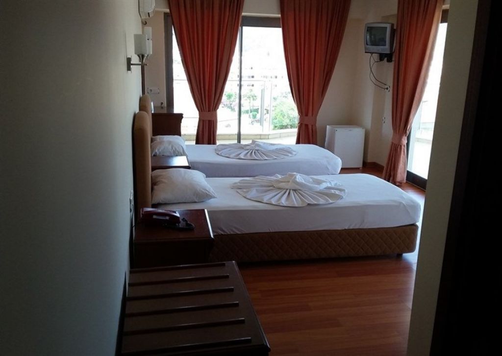 Standard Room (2)
