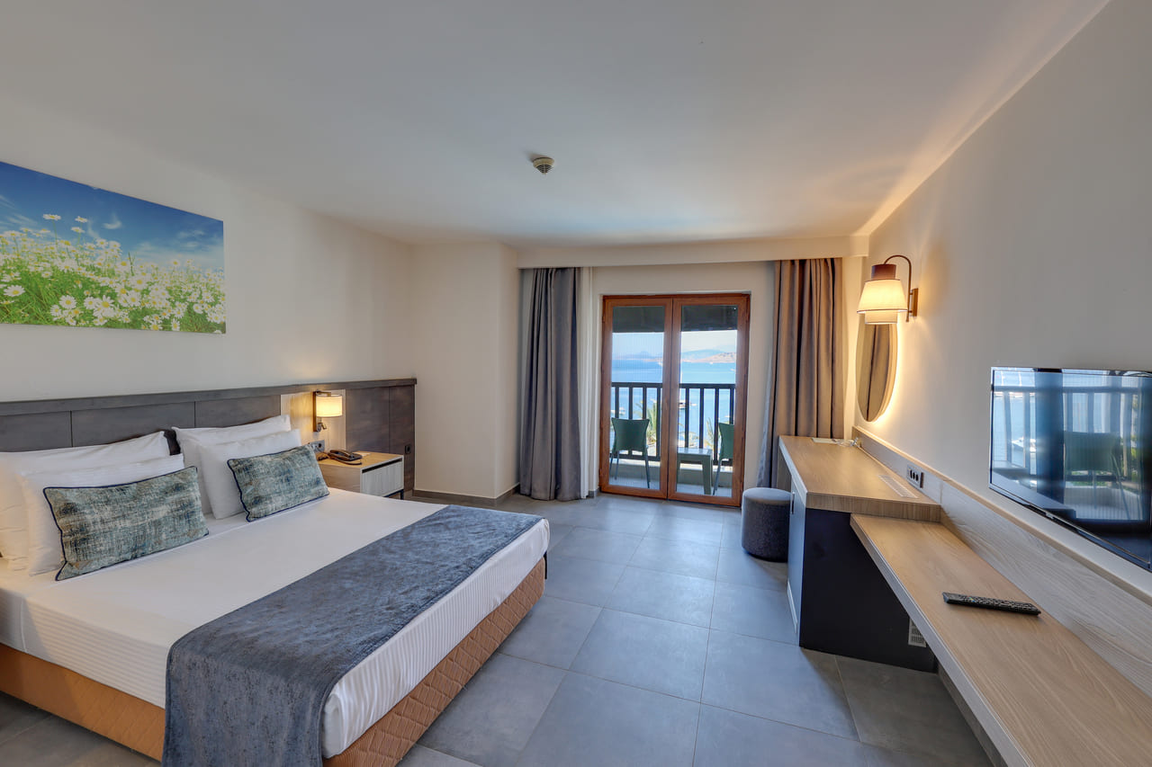 Standard Seaview Room 4