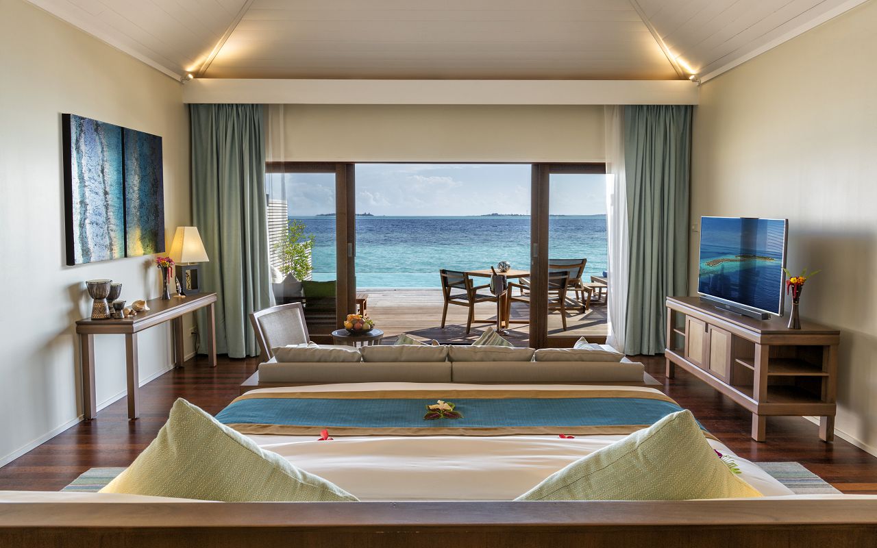 HurawalhiOceanPoolVillaInterior5