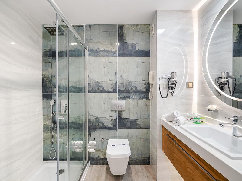 Deniz Manzaralı Aile Odası Banyo