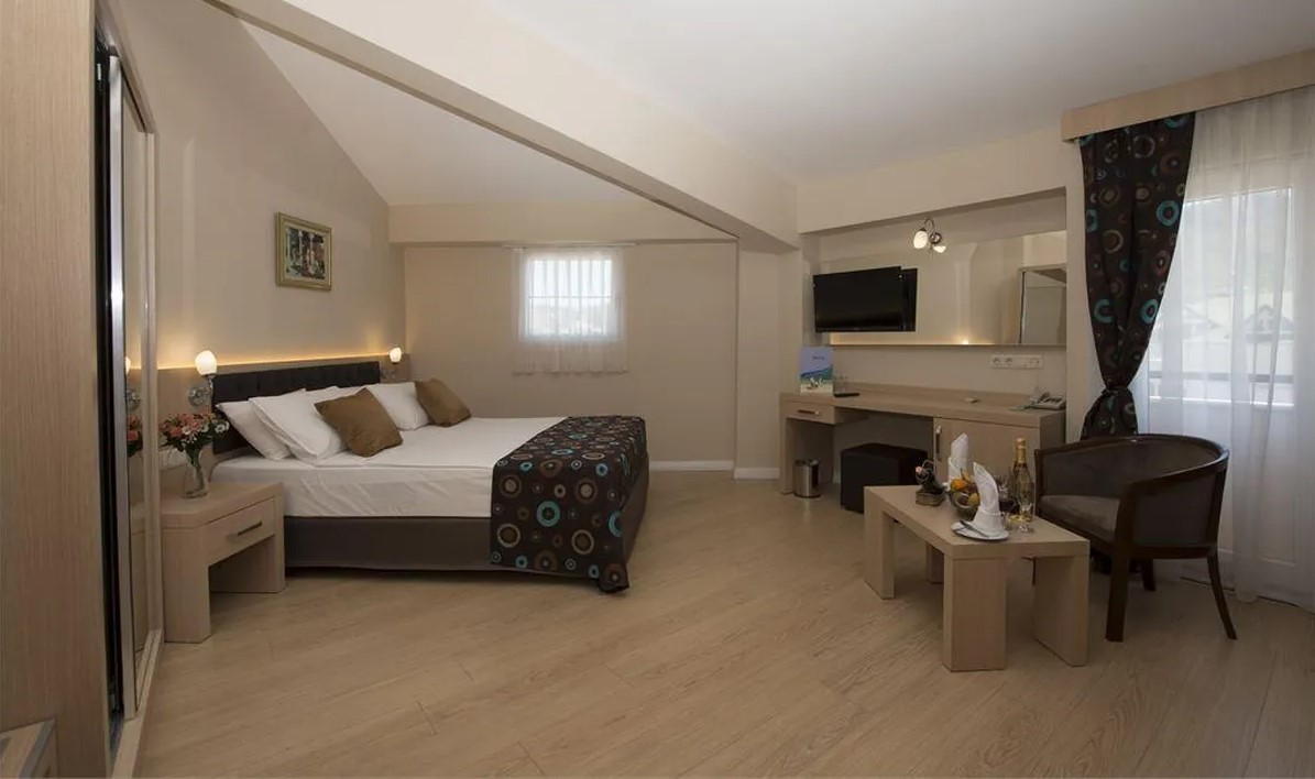 Economy Room (2)