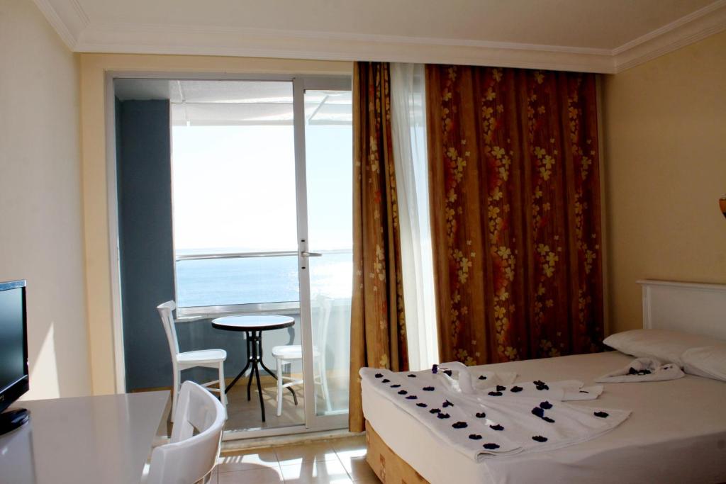 Standard Side Sea View (4)