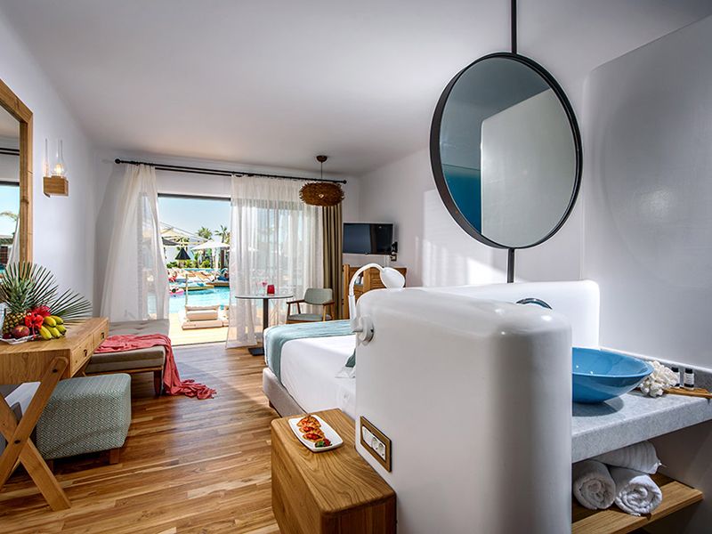 Luxury Room Swim up