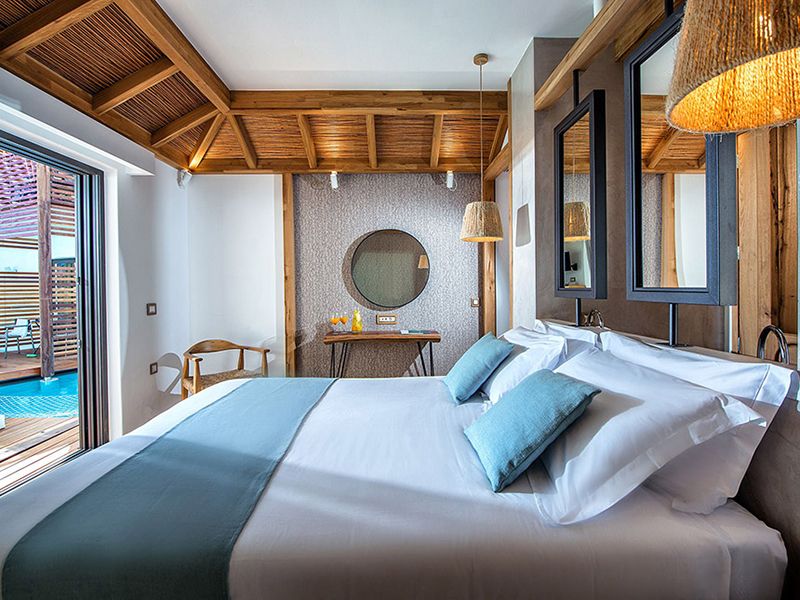 Over Water Bungalow3