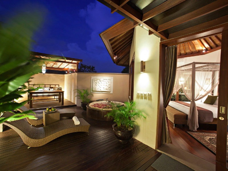 1-bedroom-jacuzzi-suite-04